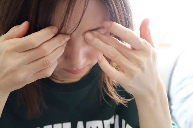 首肩こり・顔のむくみ/たるみ。実は「目の疲れ」が原因かも？