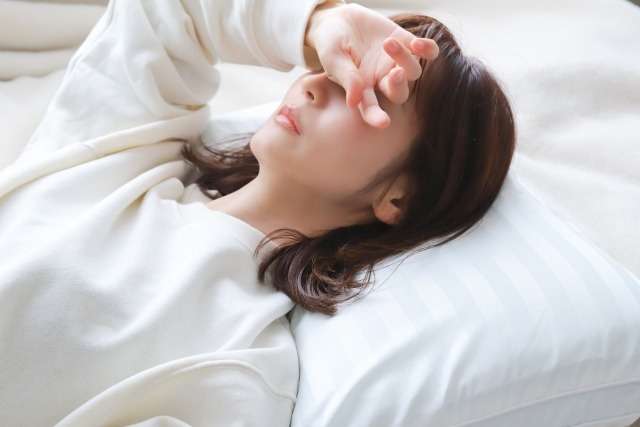 目が疲れると老け顔に眼精疲労からくるたるみの解消法