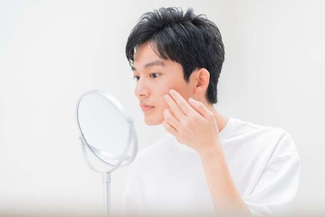 男性も美容ケアをする時代